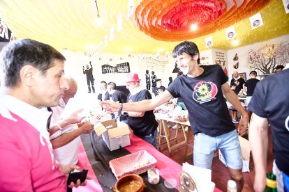 La mañana del Sábado Agés deja una de las estampas más íntimas y tradicionales de las Fiestas de San Juan.