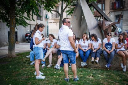 Reconocimiento a creadores y subastadores en el Sábado Agés 2026.