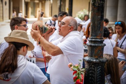 Reconocimiento a creadores y subastadores en el Sábado Agés 2026.