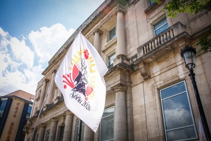 Reconocimiento a creadores y subastadores en el Sábado Agés 2026.