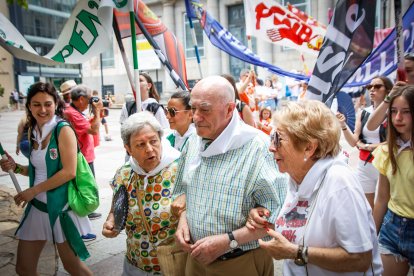 Reconocimiento a creadores y subastadores en el Sábado Agés 2026.