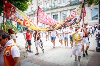Reconocimiento a creadores y subastadores en el Sábado Agés 2026.