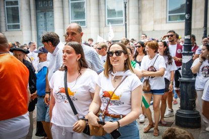 Reconocimiento a creadores y subastadores en el Sábado Agés 2026.