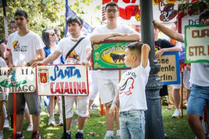 Reconocimiento a creadores y subastadores en el Sábado Agés 2026.