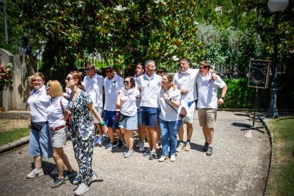 Reconocimiento a creadores y subastadores en el Sábado Agés 2026.