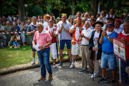 Reconocimiento a creadores y subastadores en el Sábado Agés 2026.