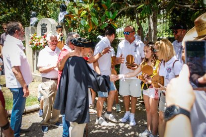 Reconocimiento a creadores y subastadores en el Sábado Agés 2026.