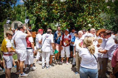 Reconocimiento a creadores y subastadores en el Sábado Agés 2026.