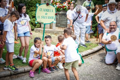Reconocimiento a creadores y subastadores en el Sábado Agés 2026.