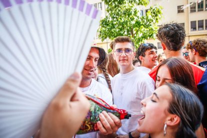El público abarrota las cuadrillas en la tarde de los Agés.