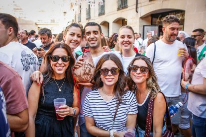 El público abarrota las cuadrillas en la tarde de los Agés.