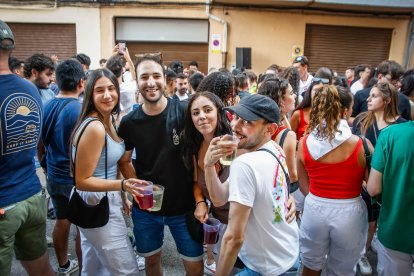 El público abarrota las cuadrillas en la tarde de los Agés.