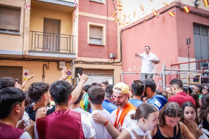 El público abarrota las cuadrillas en la tarde de los Agés.