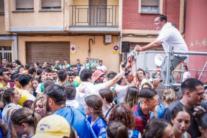 El público abarrota las cuadrillas en la tarde de los Agés.