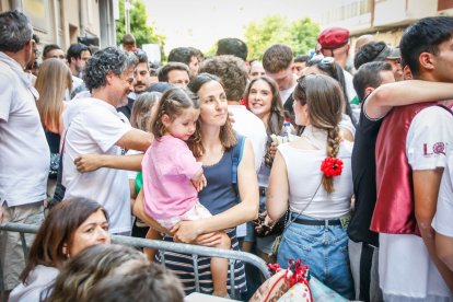 El público abarrota las cuadrillas en la tarde de los Agés.