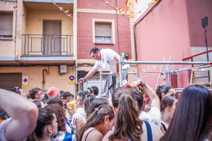 El público abarrota las cuadrillas en la tarde de los Agés.
