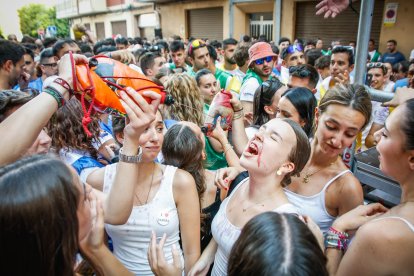 El público abarrota las cuadrillas en la tarde de los Agés.