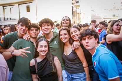 El público abarrota las cuadrillas en la tarde de los Agés.