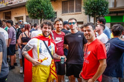 El público abarrota las cuadrillas en la tarde de los Agés.