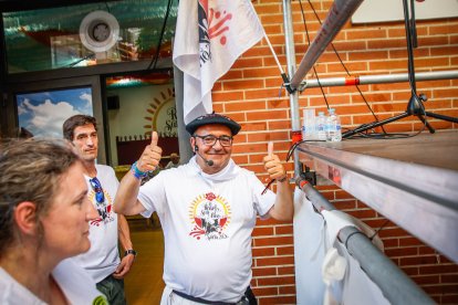 El público abarrota las cuadrillas en la tarde de los Agés.