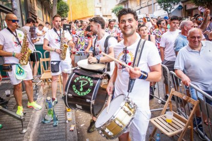 El público abarrota las cuadrillas en la tarde de los Agés.