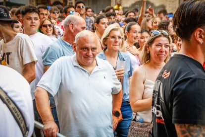 El público abarrota las cuadrillas en la tarde de los Agés.