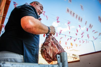 El público abarrota las cuadrillas en la tarde de los Agés.