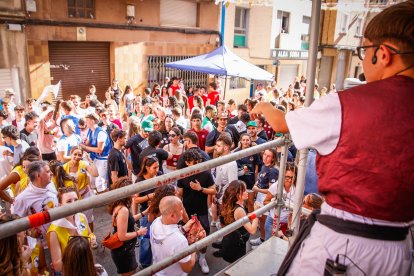 El público abarrota las cuadrillas en la tarde de los Agés.