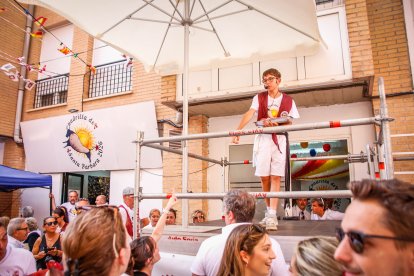El público abarrota las cuadrillas en la tarde de los Agés.