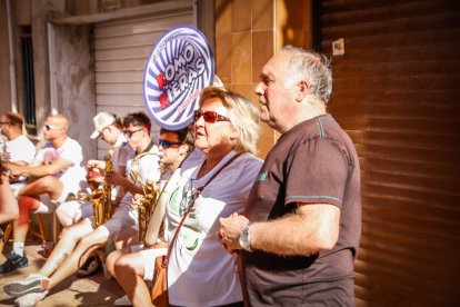 El público abarrota las cuadrillas en la tarde de los Agés.