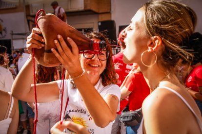 El público abarrota las cuadrillas en la tarde de los Agés.