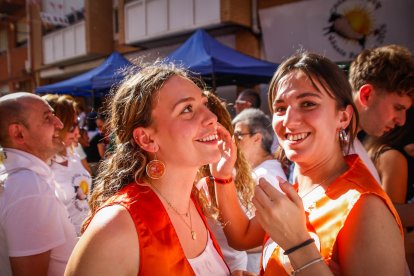 El público abarrota las cuadrillas en la tarde de los Agés.