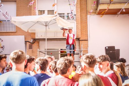 El público abarrota las cuadrillas en la tarde de los Agés.