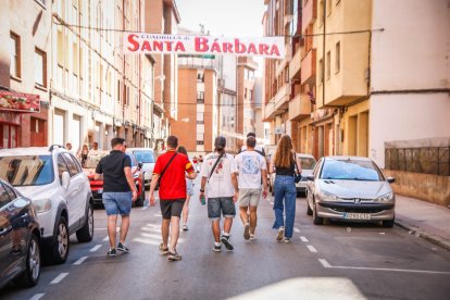 El público abarrota las cuadrillas en la tarde de los Agés.