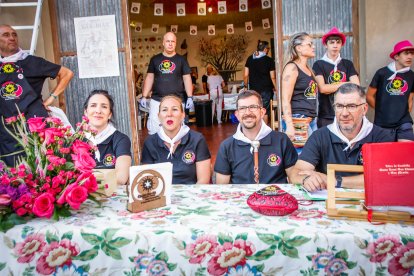 El público abarrota las cuadrillas en la tarde de los Agés.