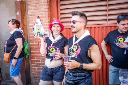 El público abarrota las cuadrillas en la tarde de los Agés.