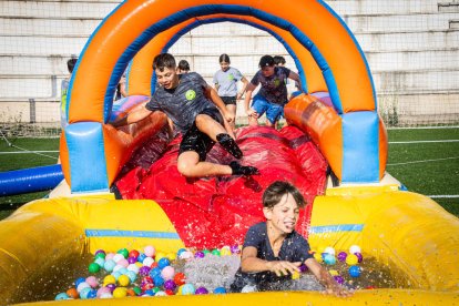 Una tarde refrescante para combatir el calor e iniciar las fiestas