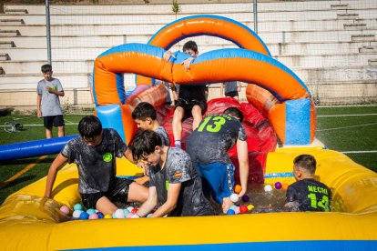 Una tarde refrescante para combatir el calor e iniciar las fiestas