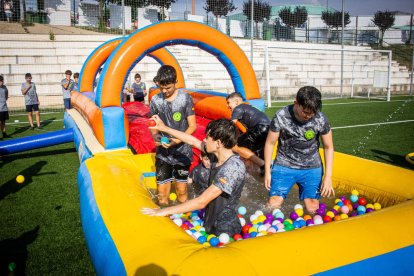 Una tarde refrescante para combatir el calor e iniciar las fiestas