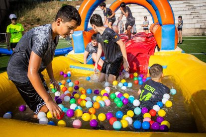 Una tarde refrescante para combatir el calor e iniciar las fiestas