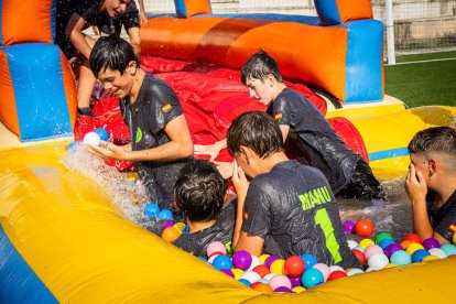 Una tarde refrescante para combatir el calor e iniciar las fiestas