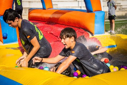 Una tarde refrescante para combatir el calor e iniciar las fiestas