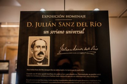 Las conferencias se celebraron en el Centro Cultural Santa Clara