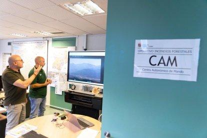 El técnico de Fundación de Patrimonio natural y responsable del proyecto de cámaras de videovigilancia par los incendios forestales.