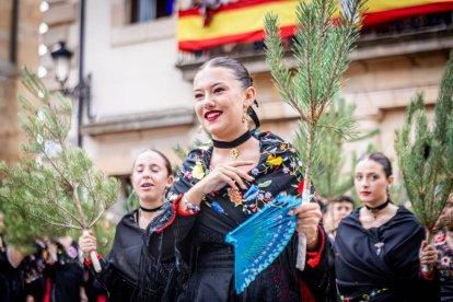 Una celebración festiva que conmemora cuando el pino se convirtió en arma
