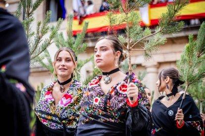 Una celebración festiva que conmemora cuando el pino se convirtió en arma