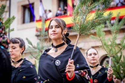 Una celebración festiva que conmemora cuando el pino se convirtió en arma