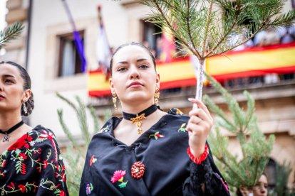 Una celebración festiva que conmemora cuando el pino se convirtió en arma