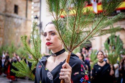 Una celebración festiva que conmemora cuando el pino se convirtió en arma