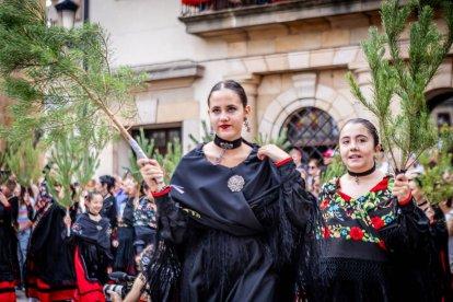 Una celebración festiva que conmemora cuando el pino se convirtió en arma